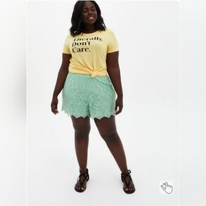 Torrid 1X Mint Green Pull-On Stretch Mesh Mid-Rise Lace shorts